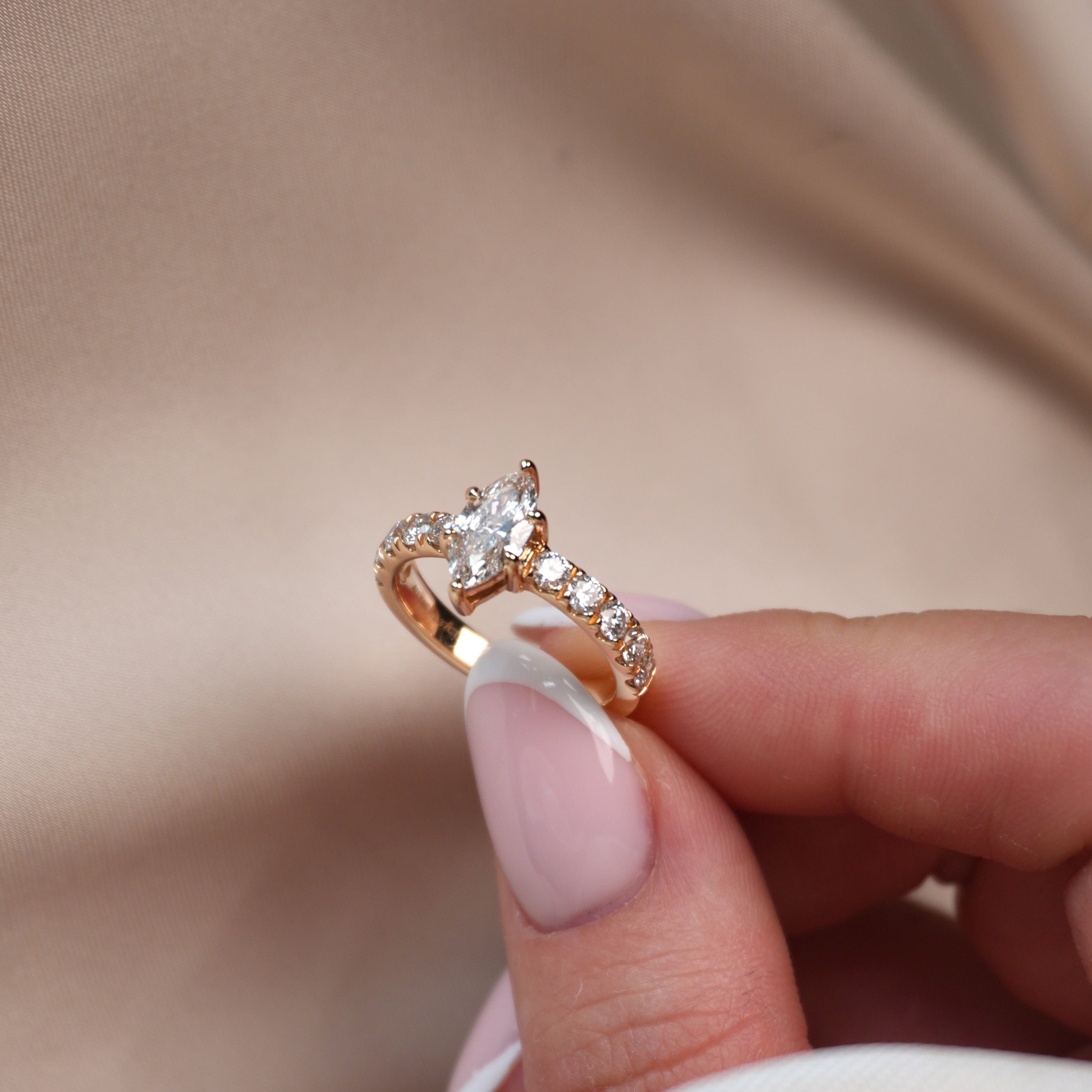 MARQUISE PAVÉ SELENA 0.76 CARAT