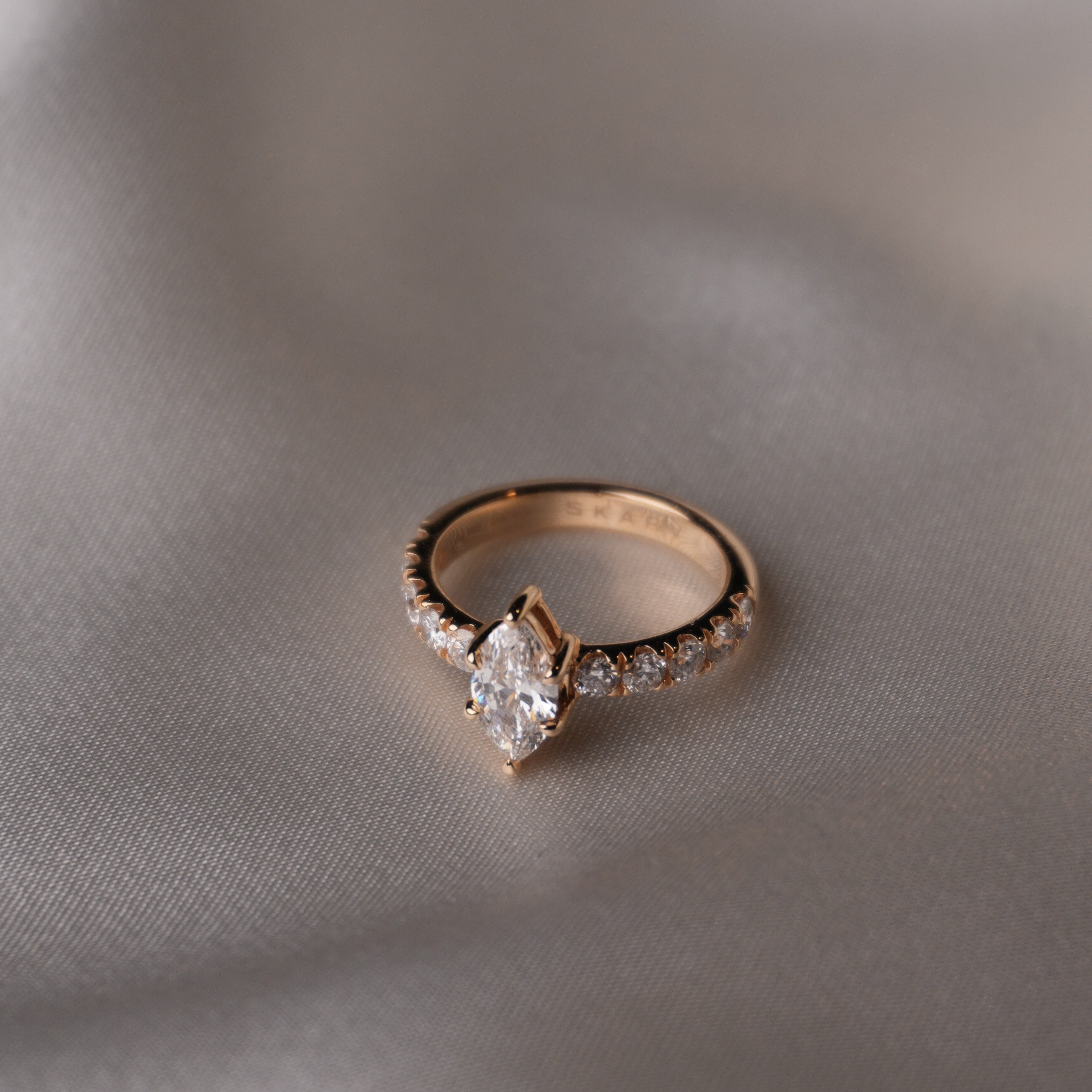 MARQUISE PAVÉ SELENA 0.76 CARAT