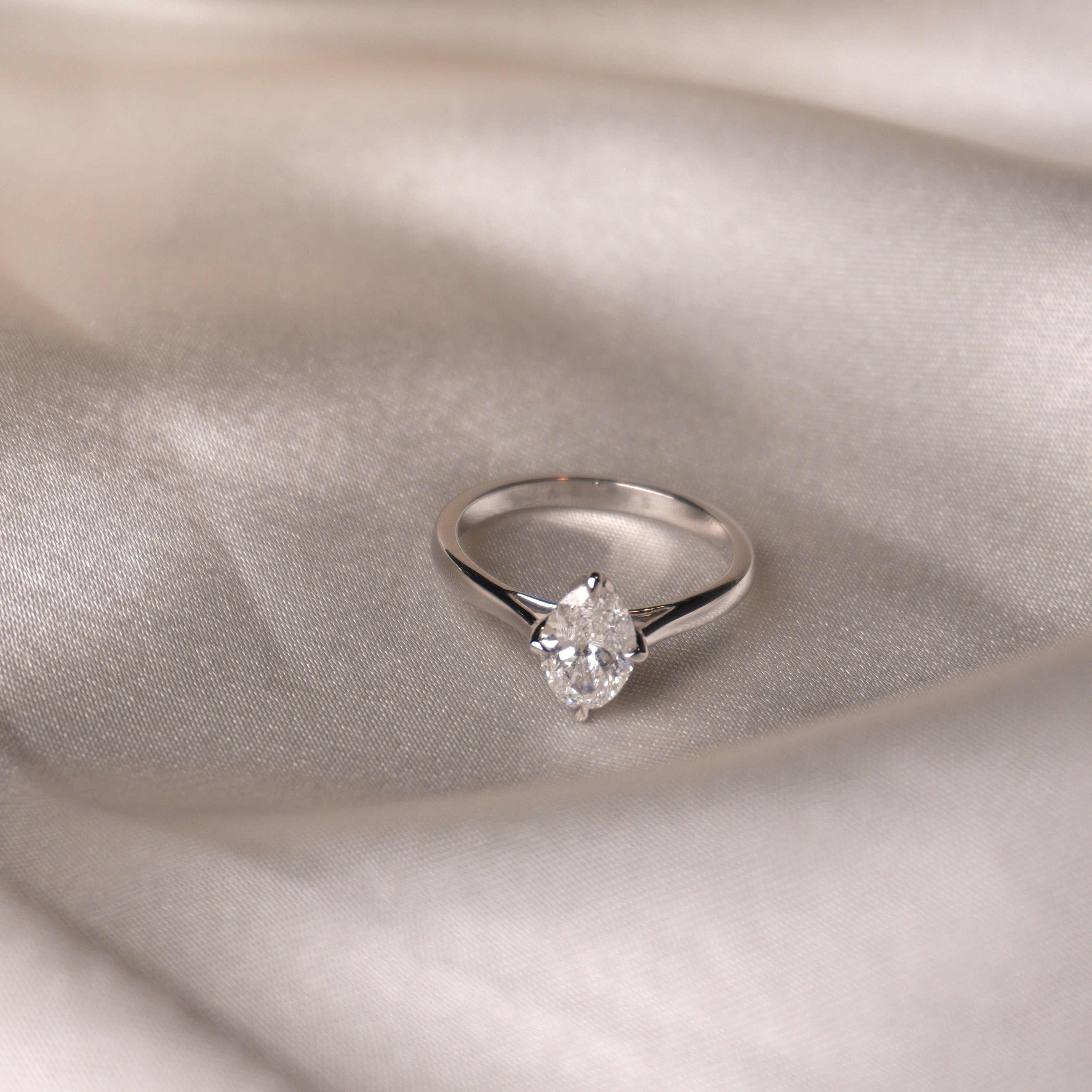 OVAL TULIP CATHEDRAL NORTH SOUTH SOLITAIRE 0.95 CARAT