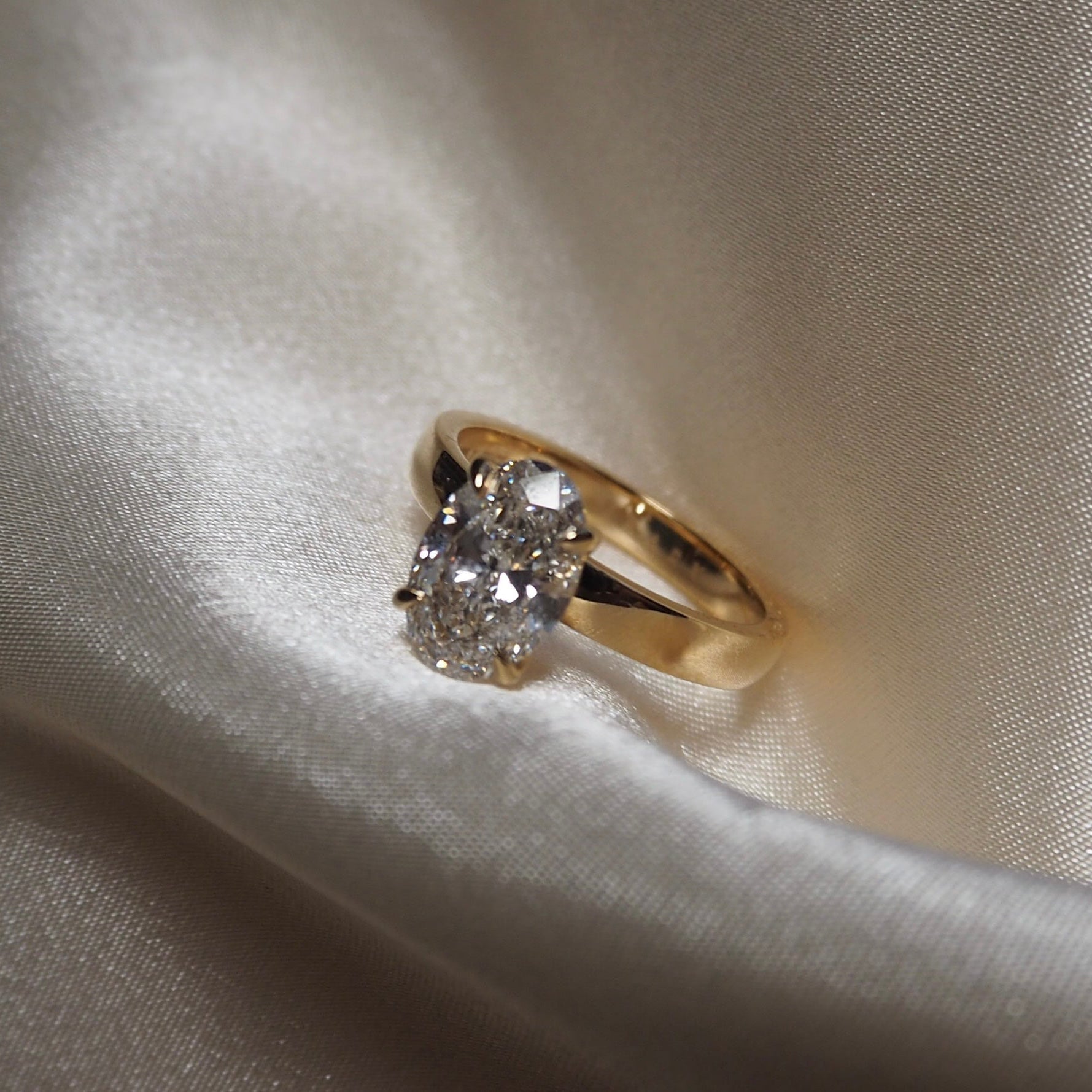 OVAL CIGAR BAND SOLITAIRE 2.03 CARAT