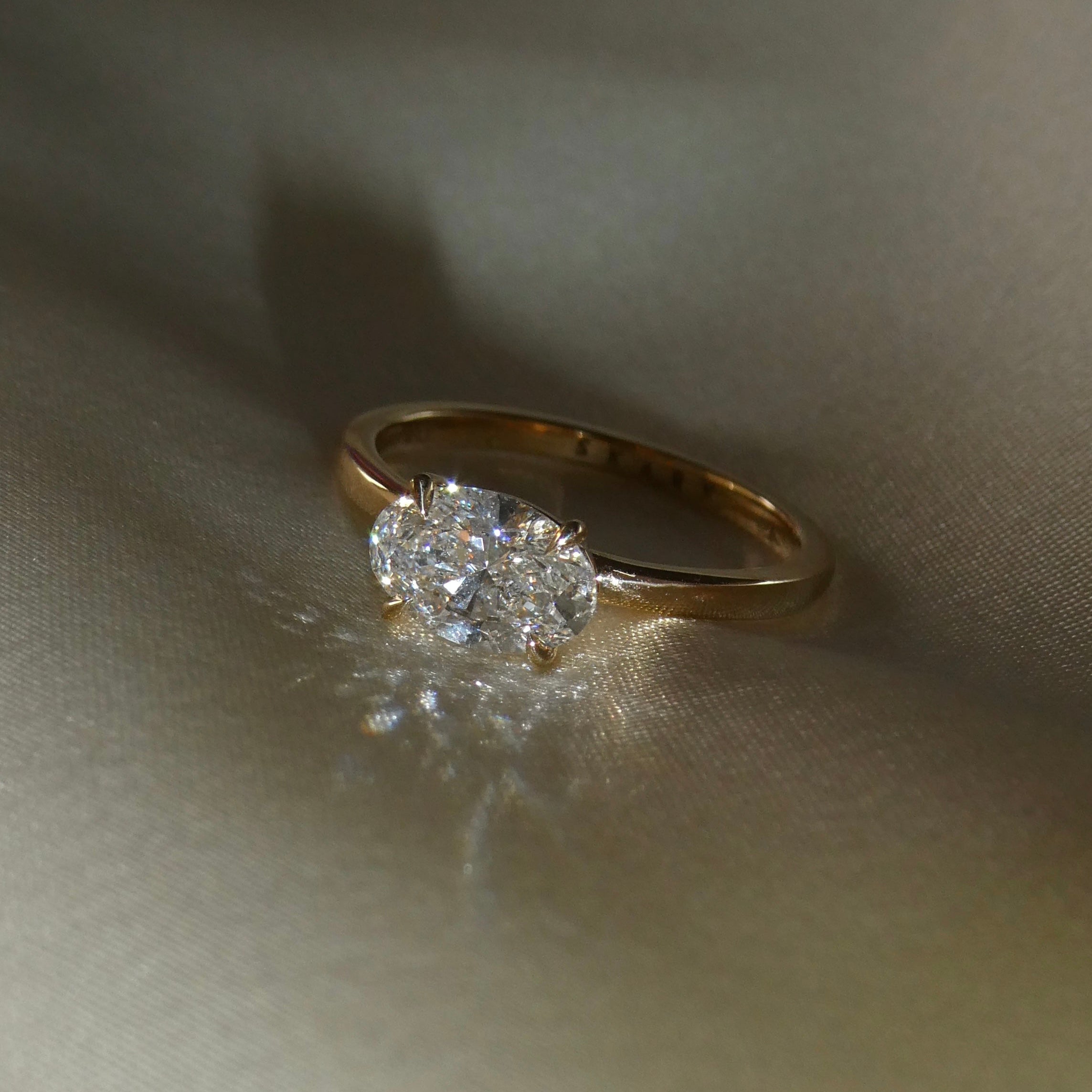 OVAL EAST WEST SOLITAIRE