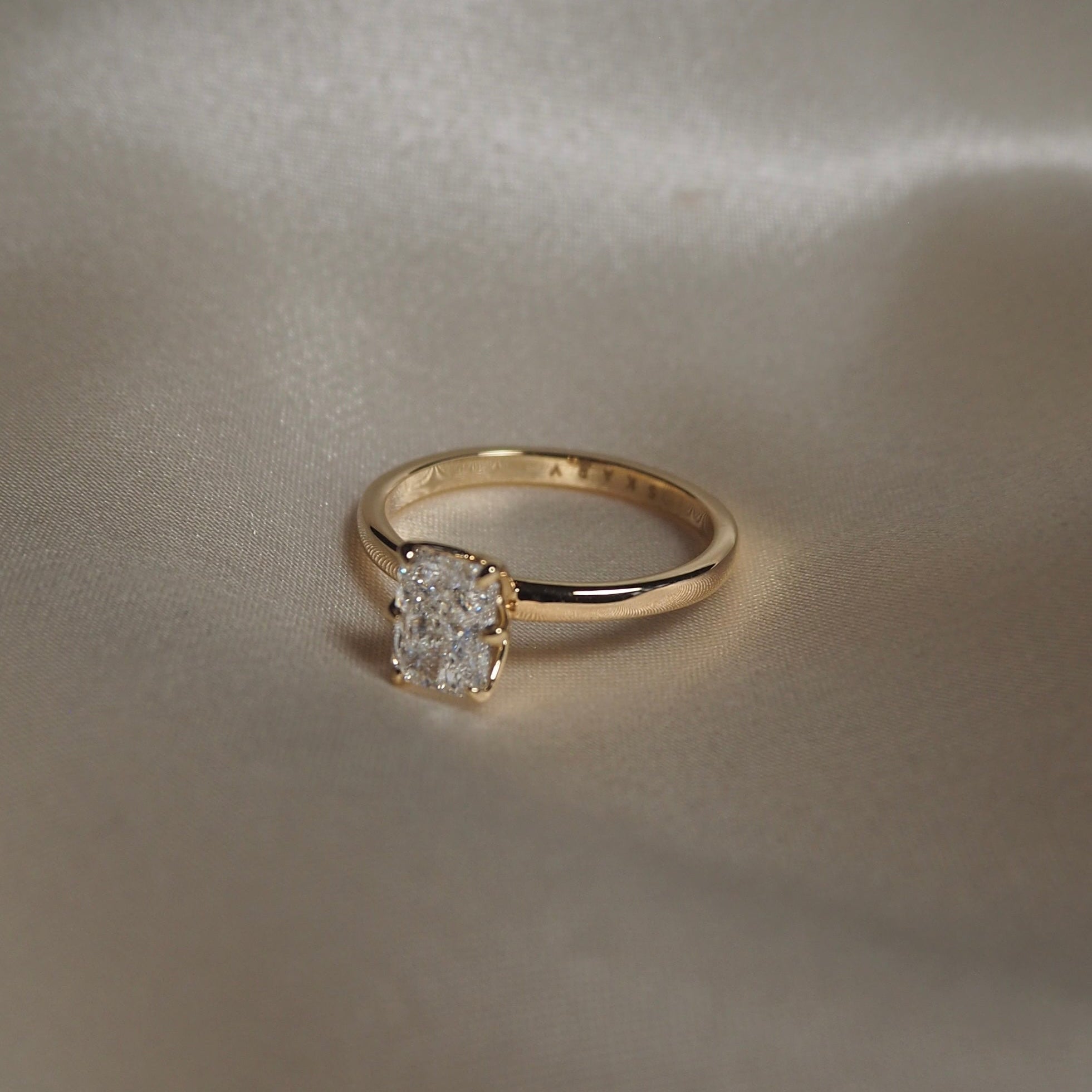 RADIANT TULIP SOLITAIRE 1 CARAT