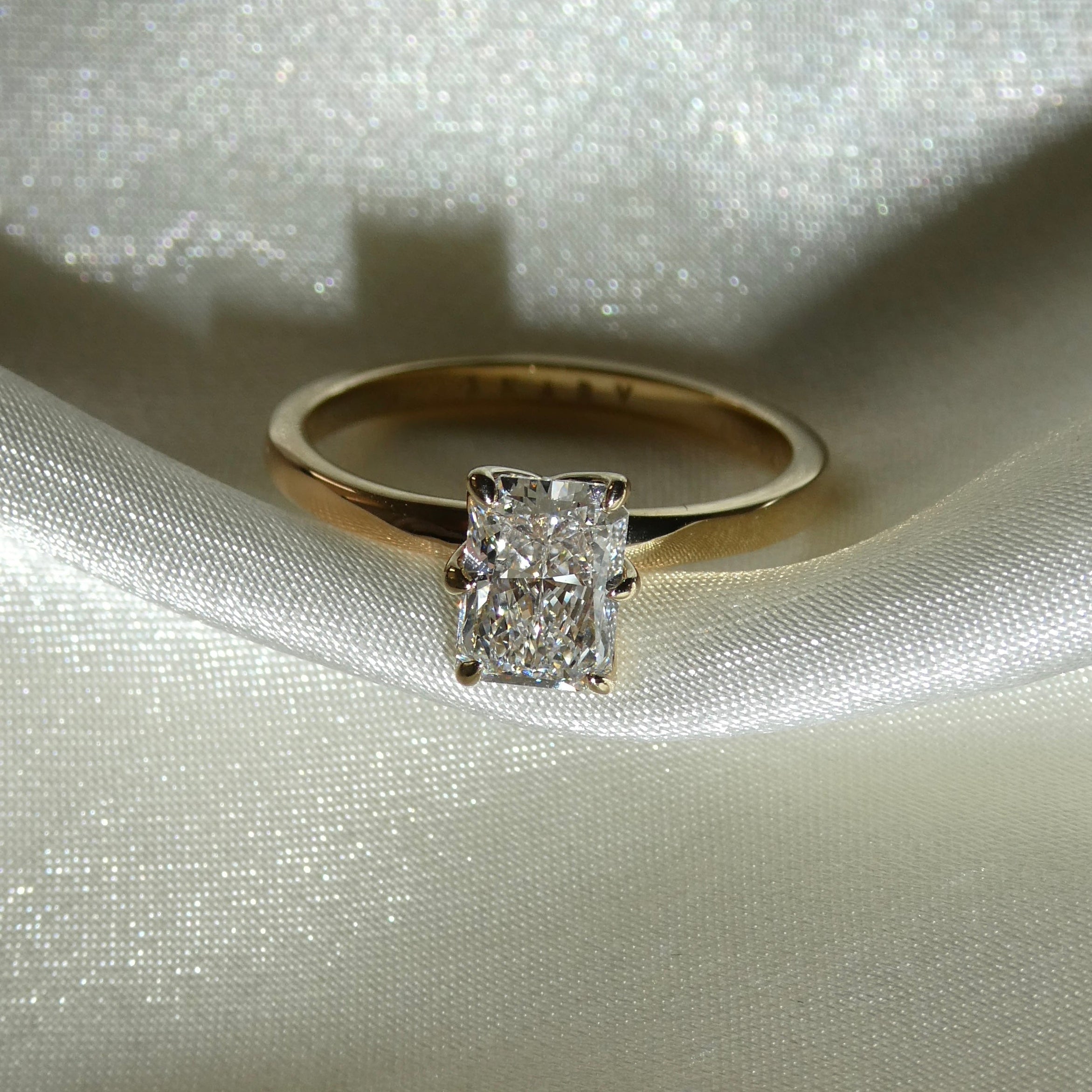 RADIANT TULIP SOLITAIRE